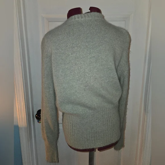 Liz Claiborne Angora/Lambs Wool Light Green Sweater - Picture 4 of 10